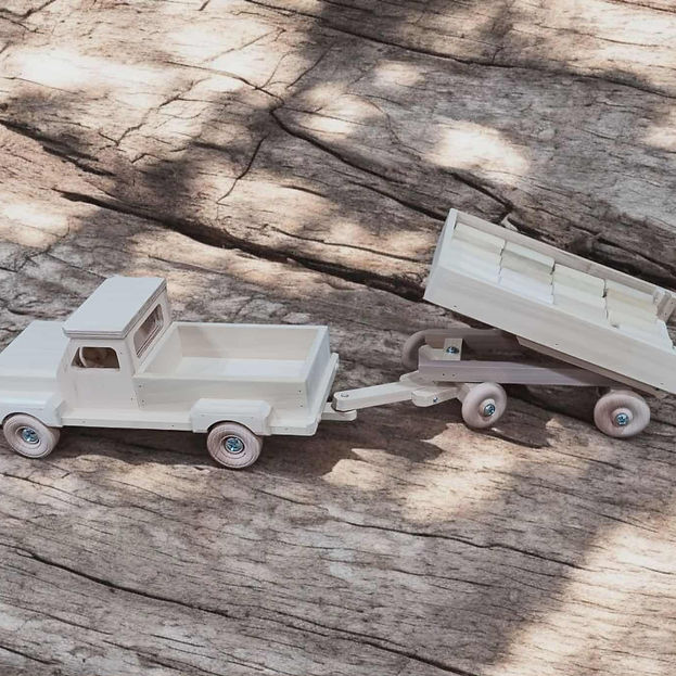Dump Wagon And Pick Up Truck Set